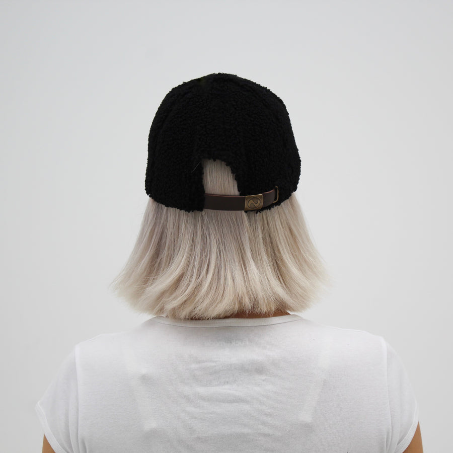 Black and camel Sherpa “fuck la mode” cap — streetwear clothing from Québec City.