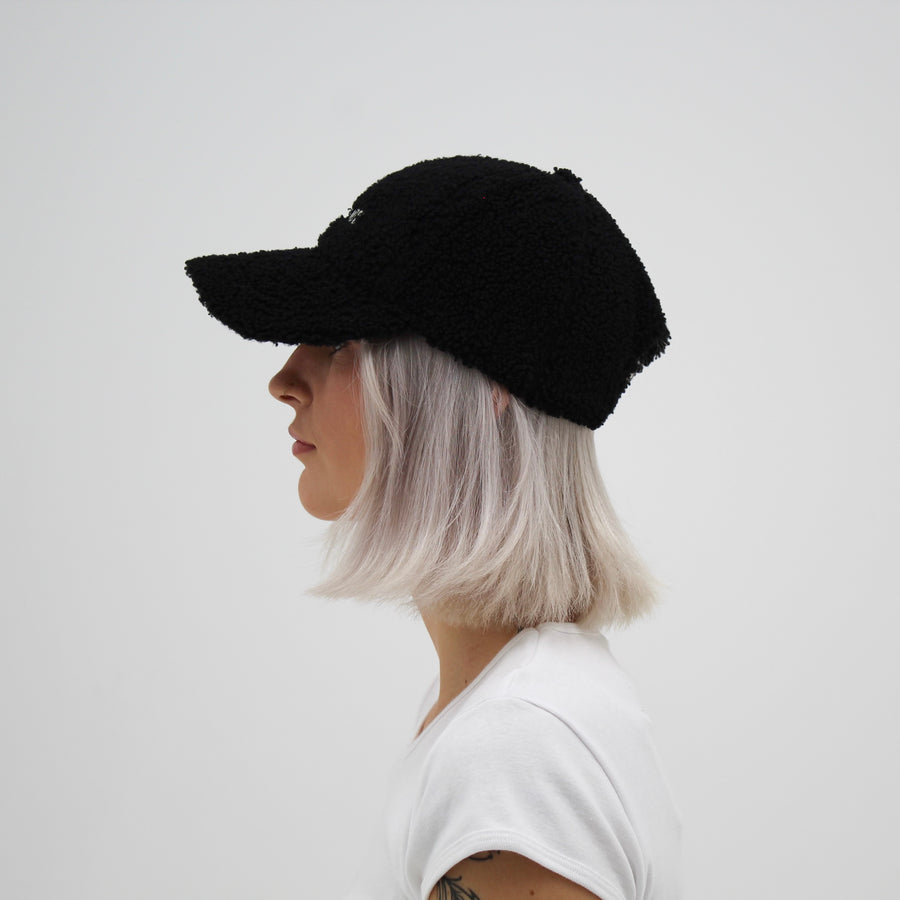 Black and camel Sherpa “fuck la mode” cap — streetwear clothing from Québec City.