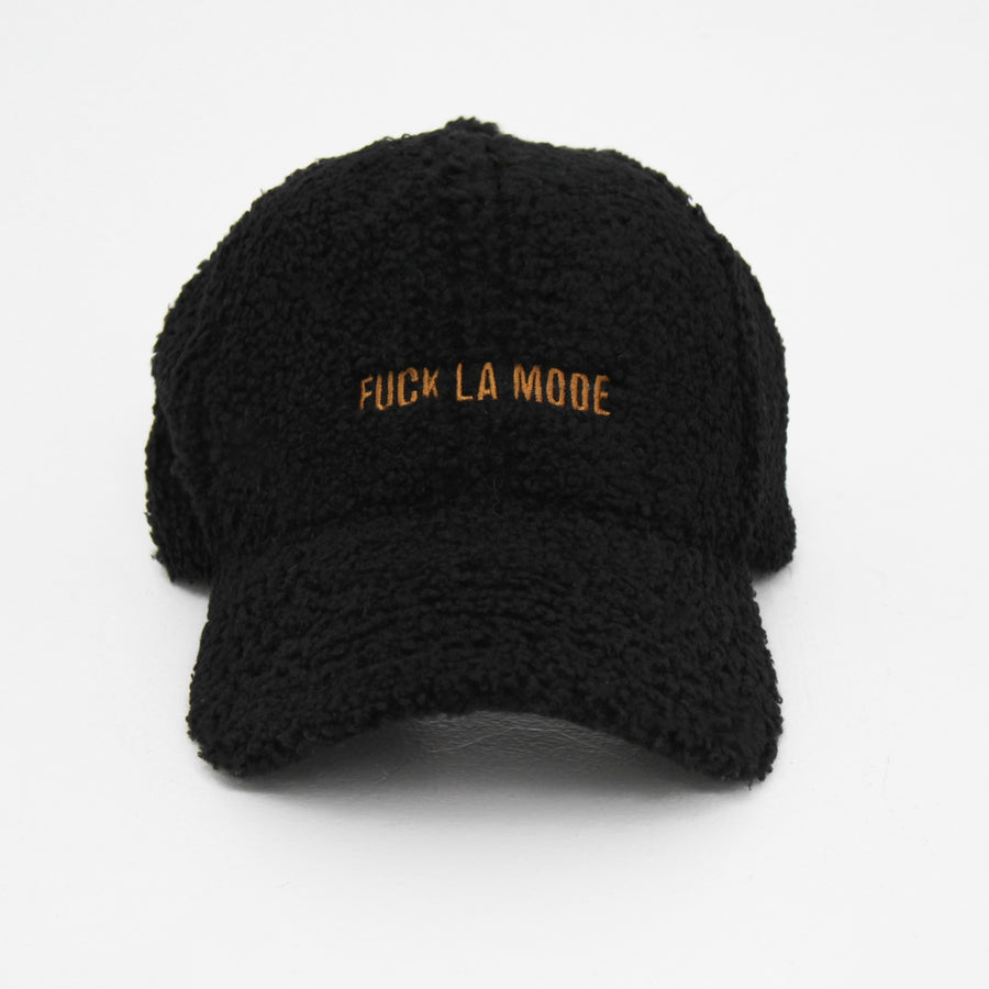 Black and camel Sherpa “fuck la mode” cap — streetwear clothing from Québec City.